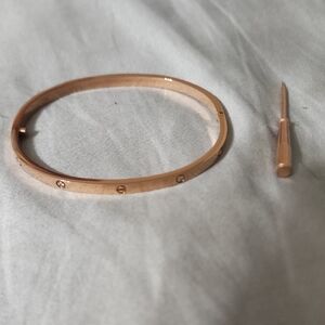 Elegant Gold Bangle Bracelet